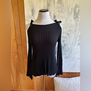 NWT ECI Black Ribbed Cold Shoulder Top. Women’s Large.